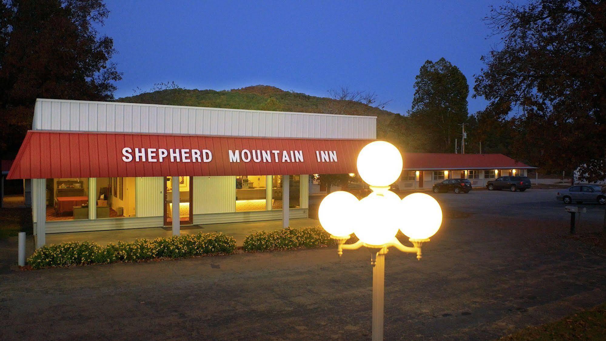 Shepherd Mountain Inn & Suites Pilot Knob Exteriér fotografie