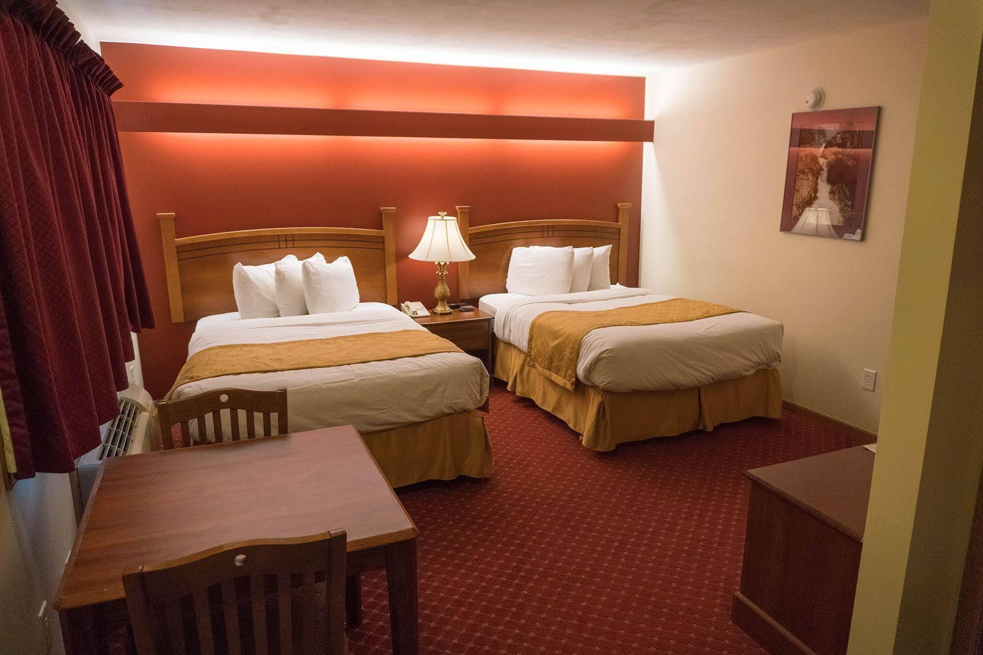Shepherd Mountain Inn & Suites Pilot Knob Exteriér fotografie