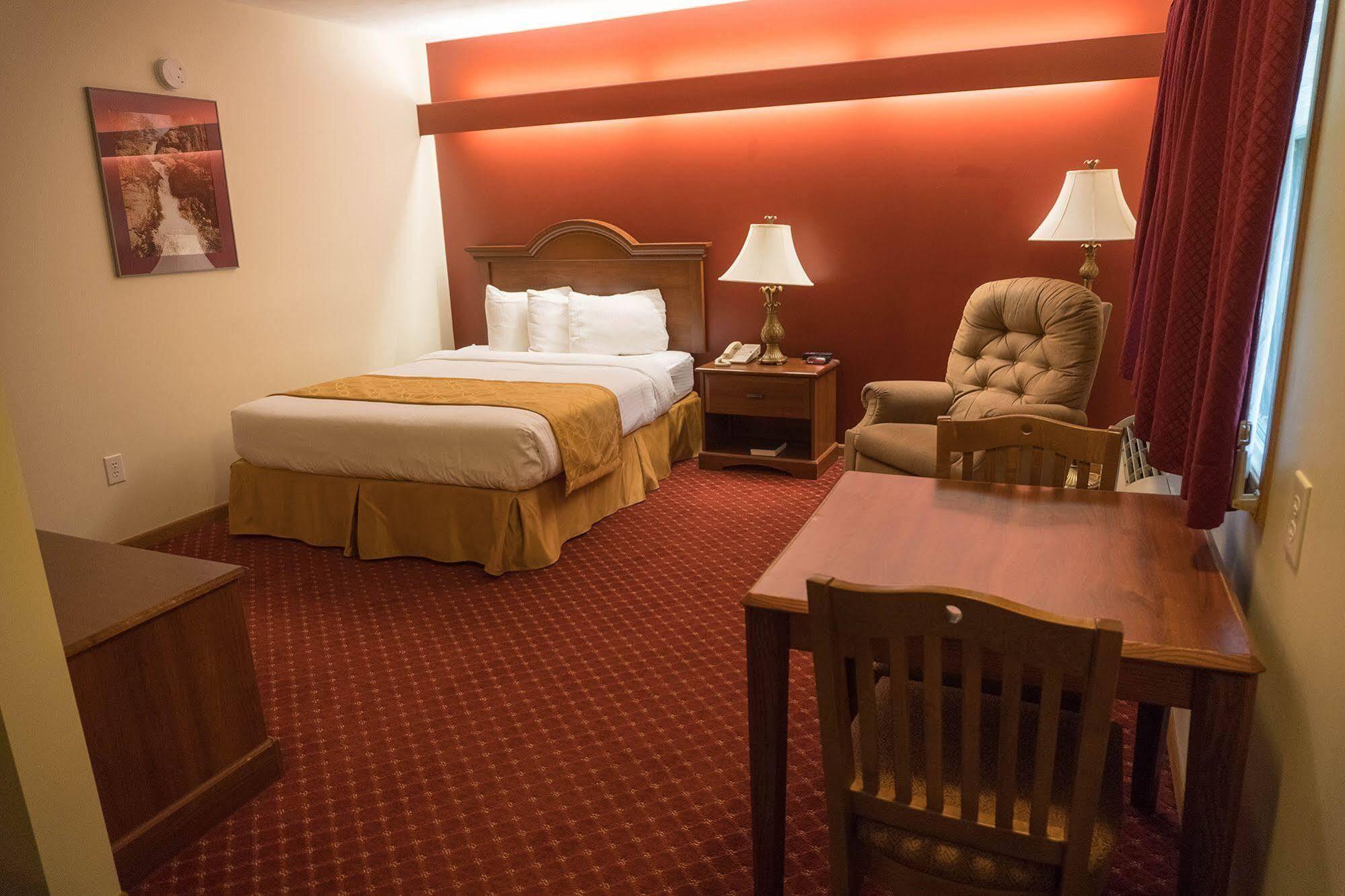 Shepherd Mountain Inn & Suites Pilot Knob Exteriér fotografie